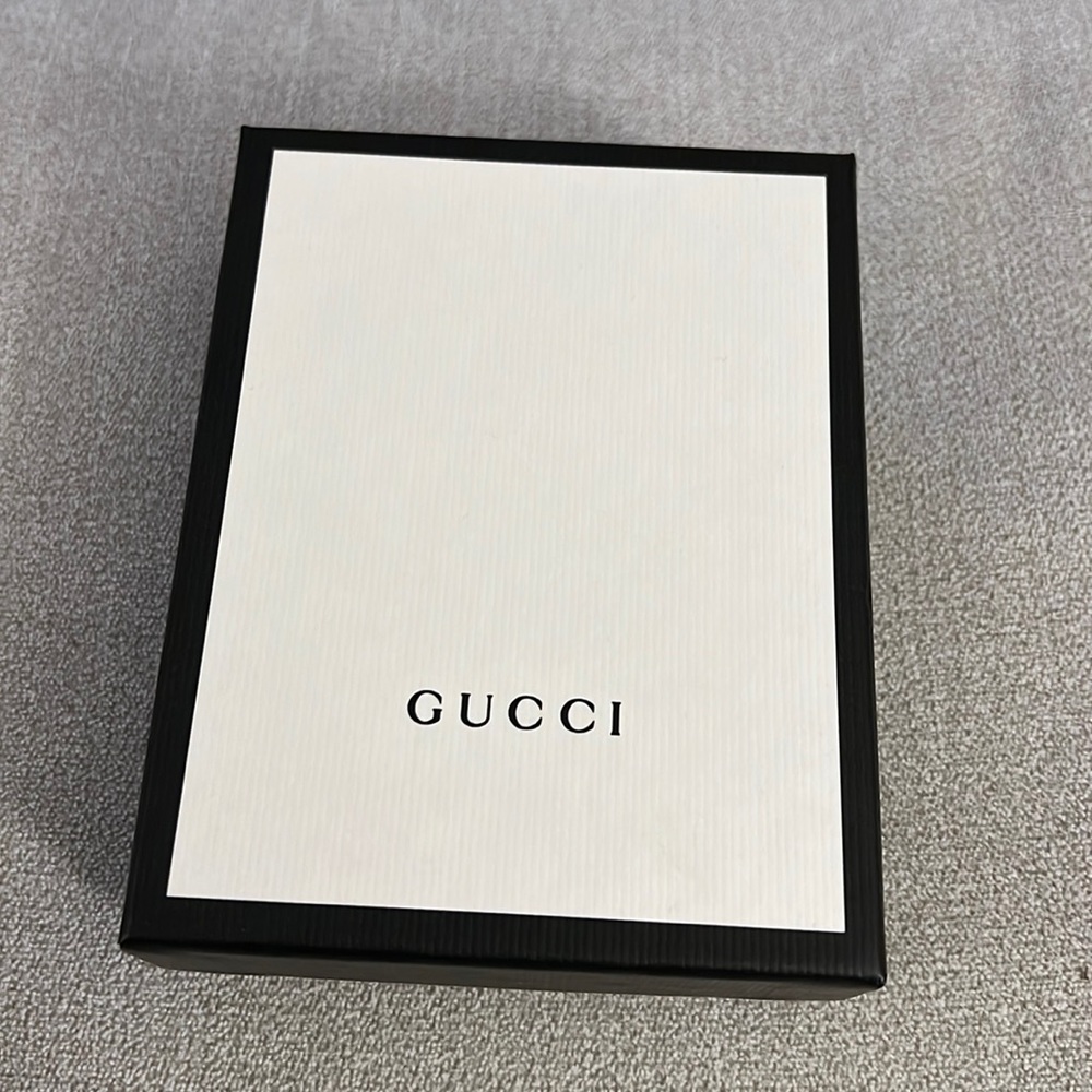 Small Gucci wallet box